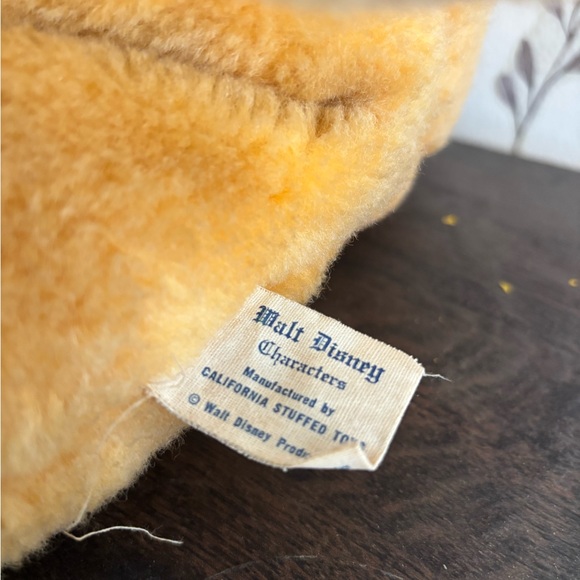 Vintage Classic Pooh Bear Plush - Picture 5 of 7